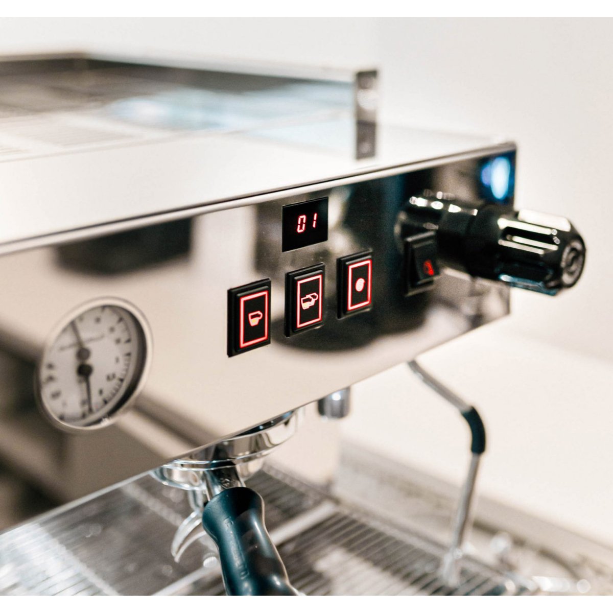 La Marzocco - La Marzocco Linea Classic S 2 - 3 group Dual Boiler Espresso Machine - Espresso Machine - Prime Coffee Suppliers