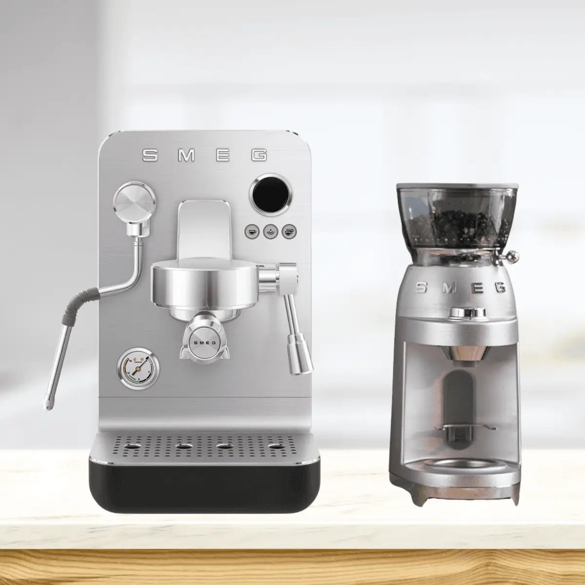 Smeg - Smeg EMC02 MiniPro Espresso Machine + Smeg CGF02 Mini Pro Coffee Grinder Home Bundle Kit - Espresso Machine - Prime Coffee Suppliers